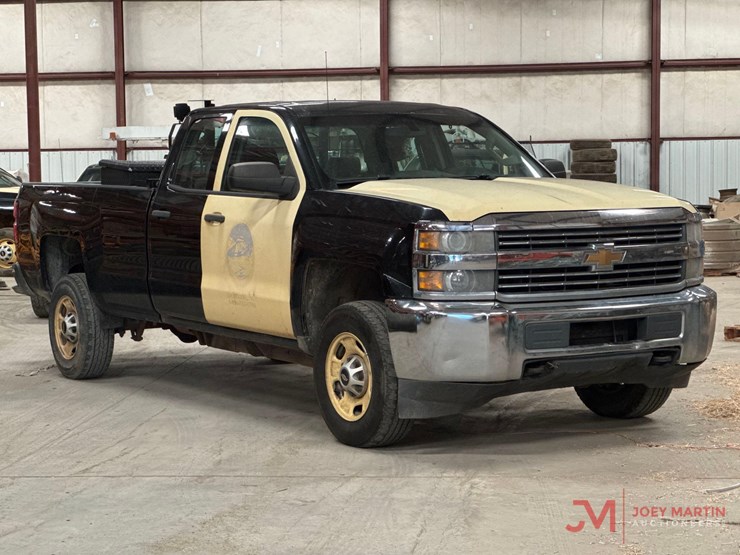 2015-chevrolet-silverado-2500-image-1