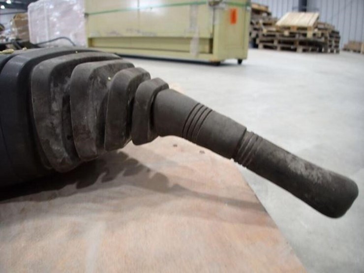 john-deere-120-image-10