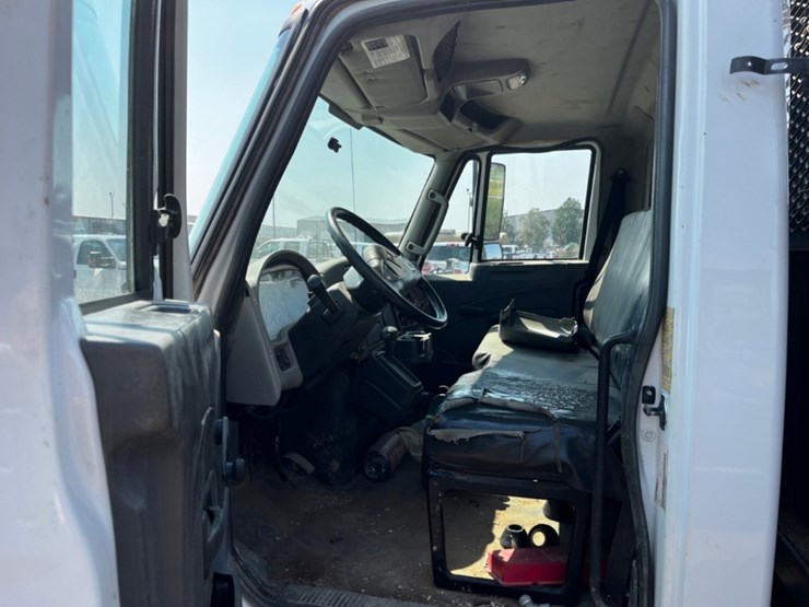 2013-international-durastar-4300-image-9