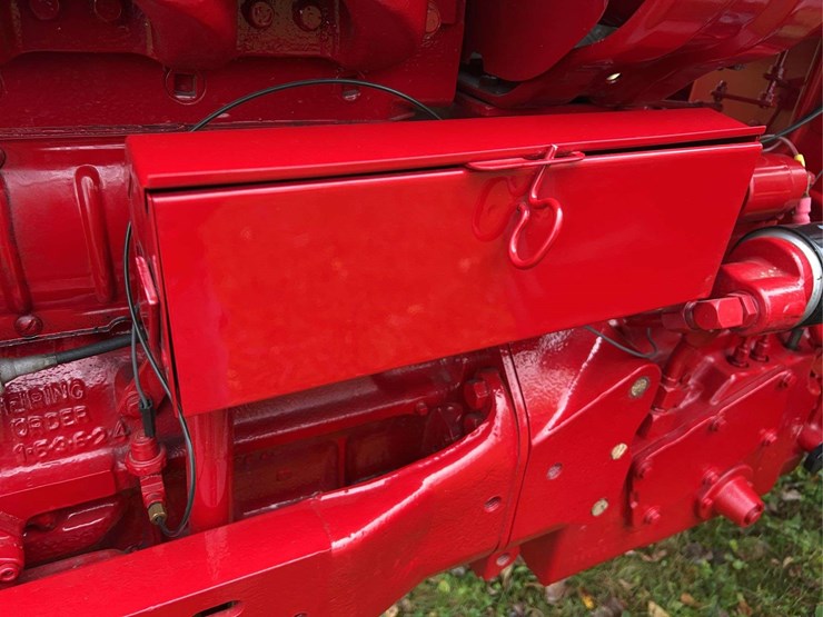 1970-656-farmall-hydro-diesel-row-crop-golden-demonstrator-image-63