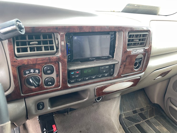 2002-ford-excursion-image-32