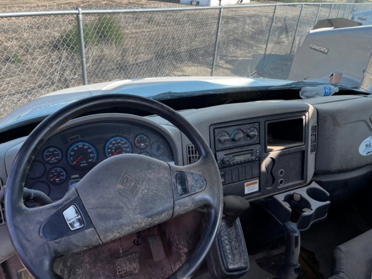 2013-international-durastar-4300-image-8