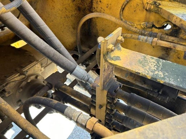 1989-komatsu-wa320-1-image-56
