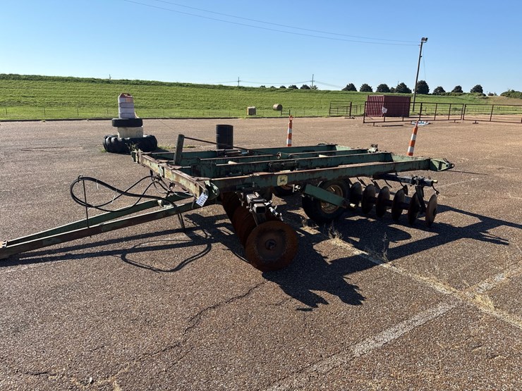 john-deere-230-image-6
