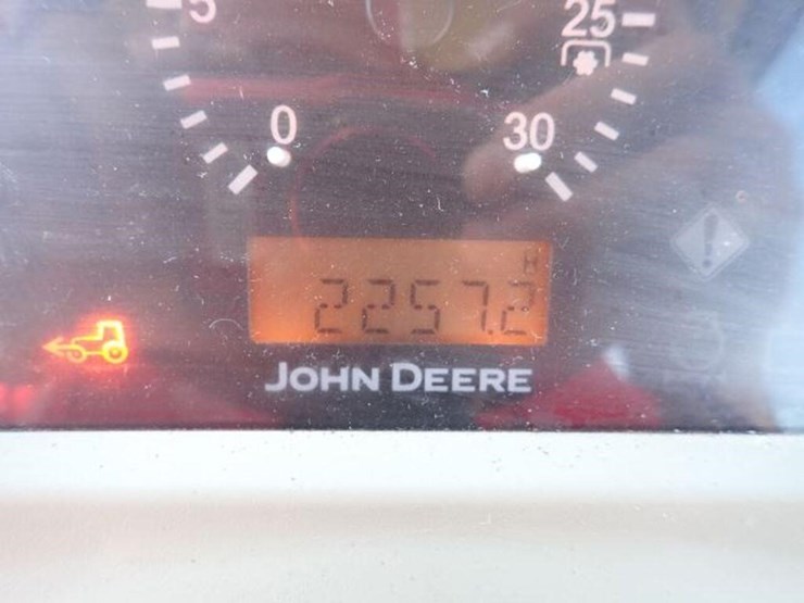 john-deere-3520-image-11
