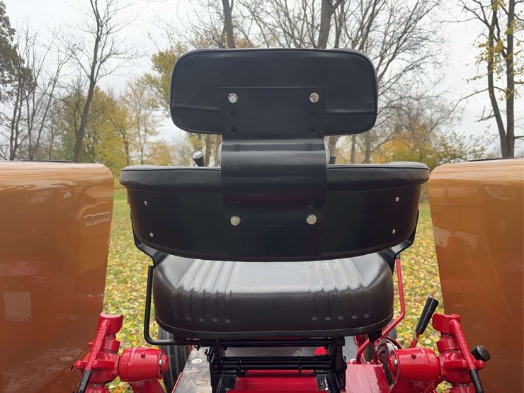 1970-farmall-544-hydro-diesel-row-crop-golden-demonstrator-image-47