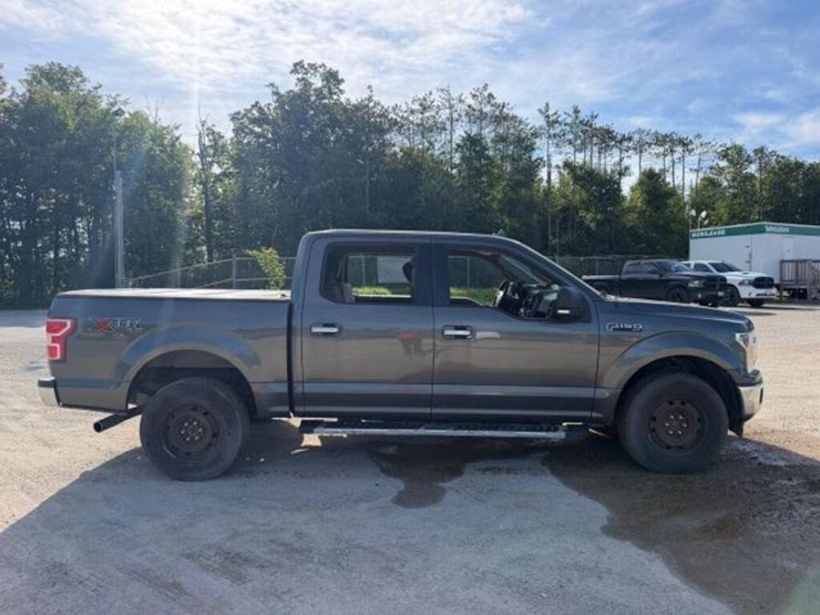 2018-ford-f150-xlt-image-2