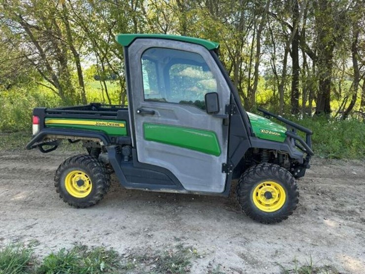 2020-john-deere-gator-image-4