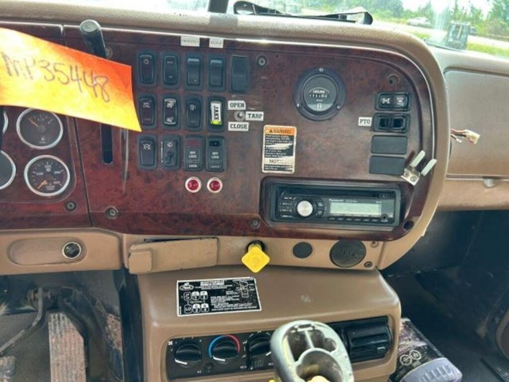 2005-mack-700-t/a-t/a-stone-slinger-truck-1m2ag11c-image-15