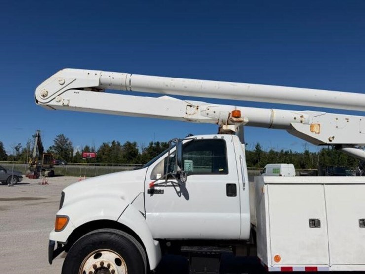 2001-ford-f650-xl-image-30