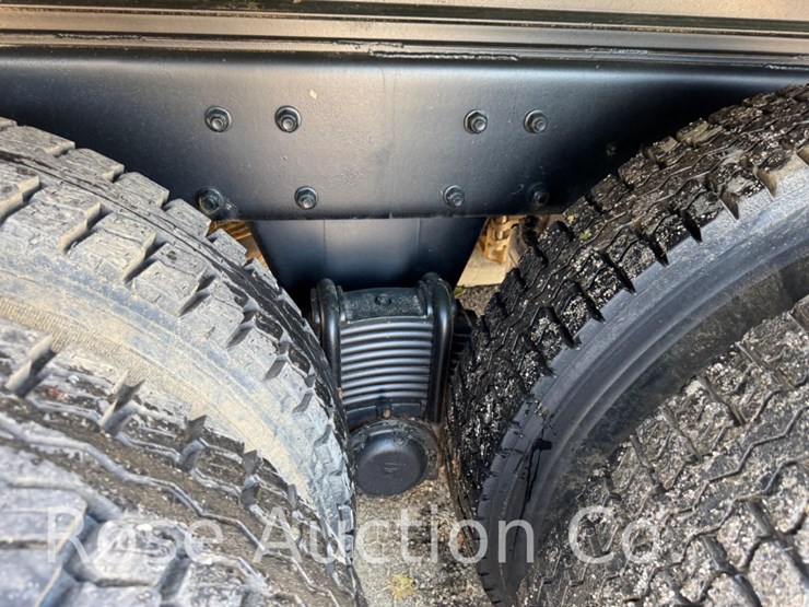 1993-mack-rd690s-image-17