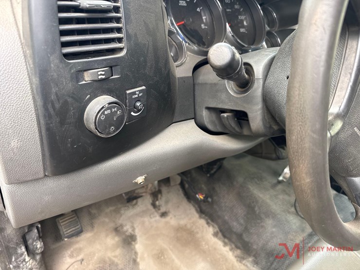 2009-chevrolet-3500-image-28