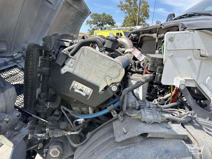 2017-ford-f750-image-8