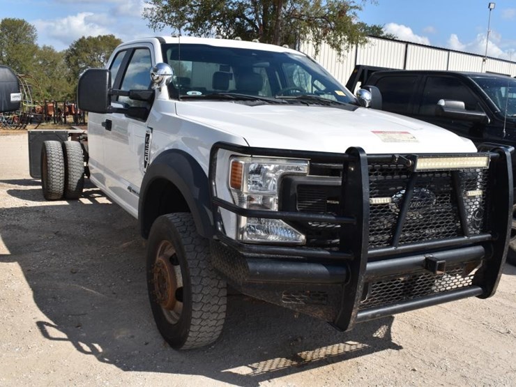 2020-ford-f550-image-2