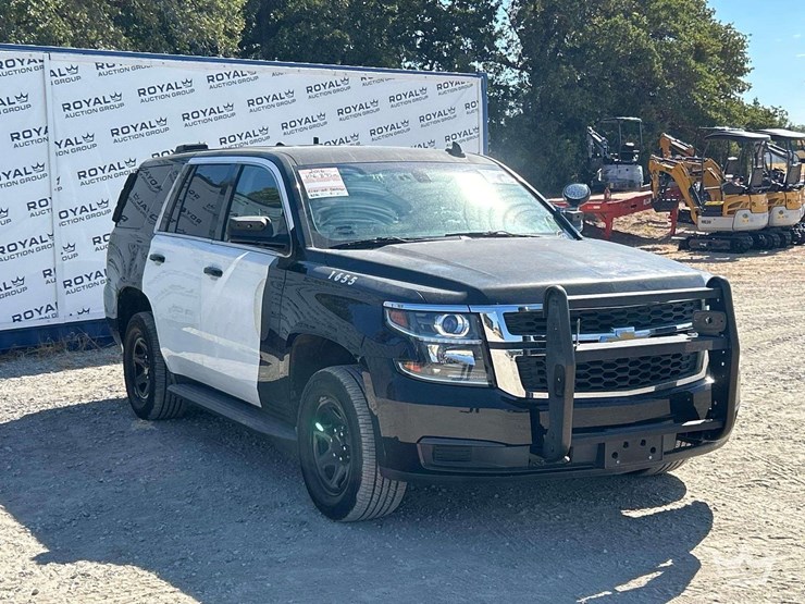 2016-chevrolet-tahoe-image-2