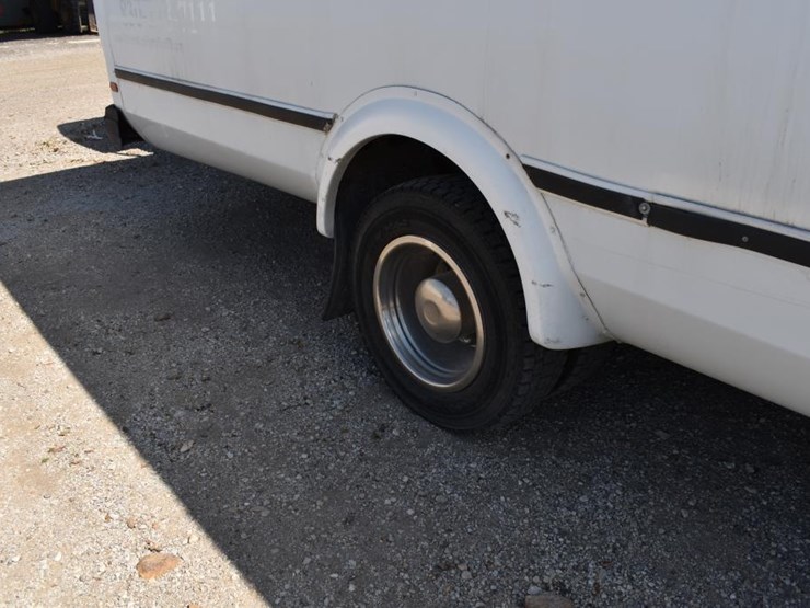 2006-chevrolet-c5500-kodiak-bus-w/-lbz-duramax-diesel-engine-(new-tires)-(v-image-4