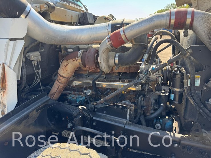 2001-mack-690s-image-10