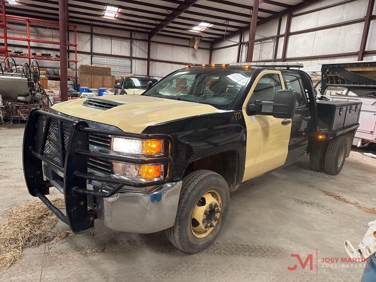 2018-chevrolet-silverado-3500-image-6