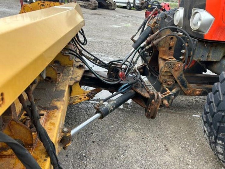 2018-kubota-m6-141-image-36