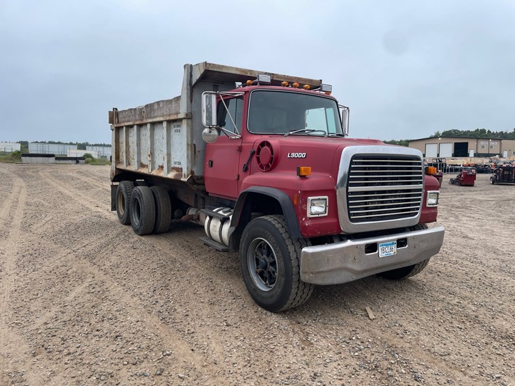 1994-ford-l9000-image-12