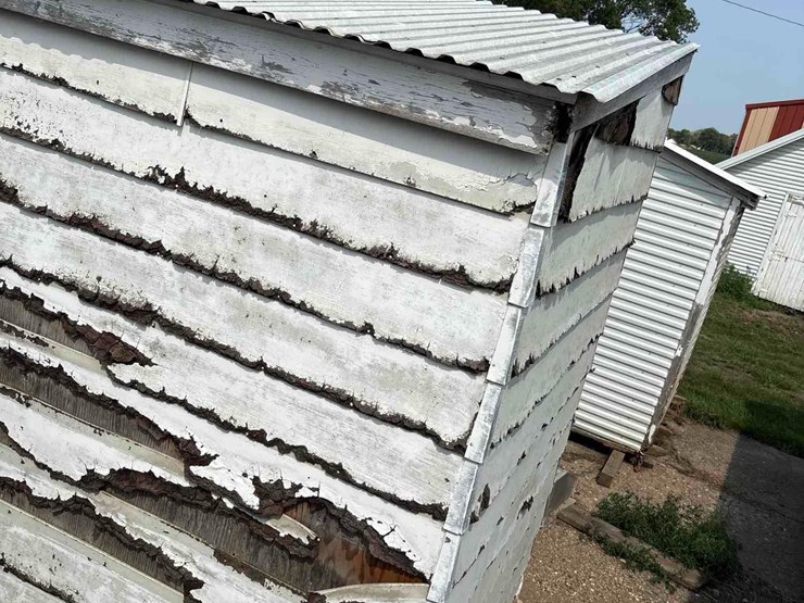 6’x6’-portable-feed-shed-image-5
