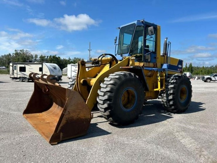 1989-komatsu-wa320-1-image-1