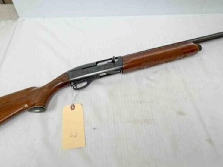 remington-arms-co-1100-12g-shotgun-image-1