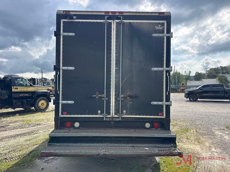 2006-chevrolet-c4500-box-truck-image-16