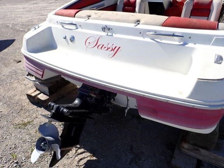 1990-celebrity-180-18-ft-bowrider-clci0220b090-image-18