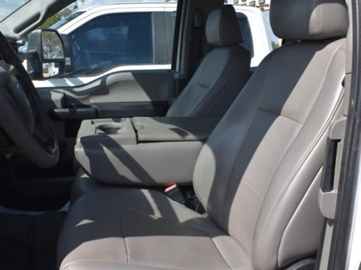 2020-ford-f550-image-5
