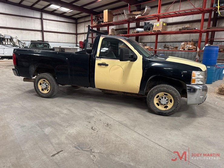 2008-chevrolet-silverado-2500-image-2
