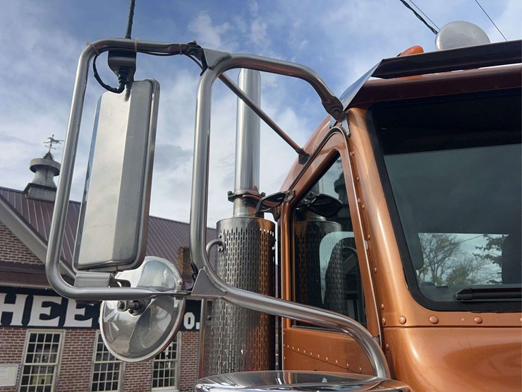 2006-peterbilt-379-image-31