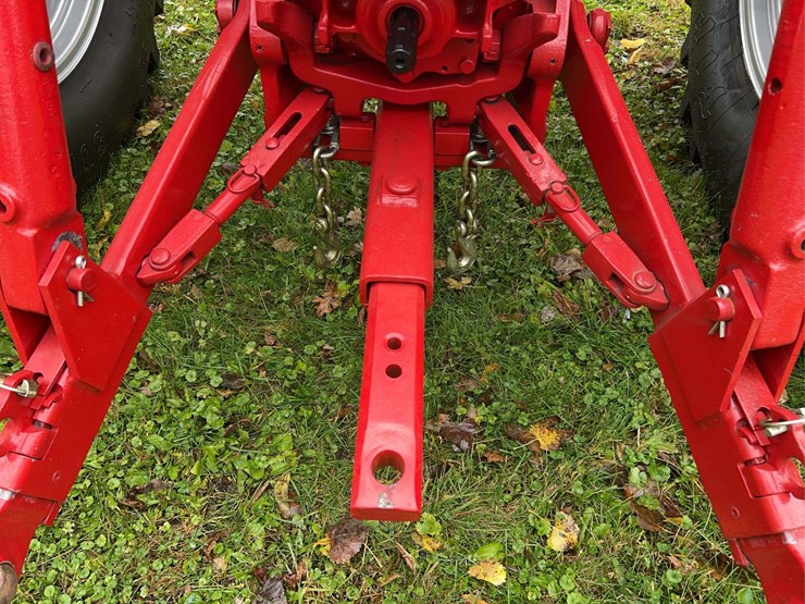 1970-farmall-826-diesel-row-crop-golden-demonstrator-image-44