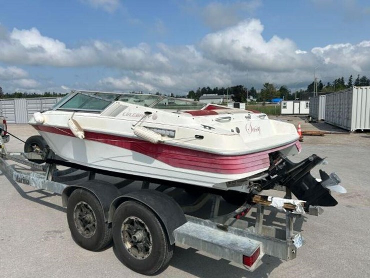 1990-celebrity-180-18-ft-bowrider-clci0220b090-image-4