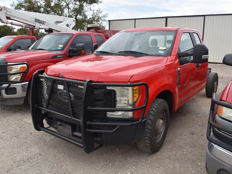 2017-ford-f350-image-1