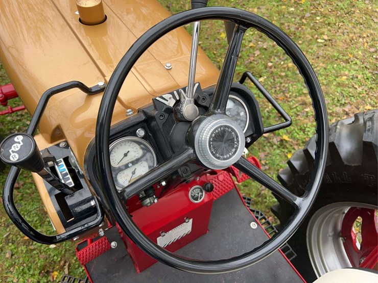 1970-656-farmall-hydro-diesel-row-crop-golden-demonstrator-image-64