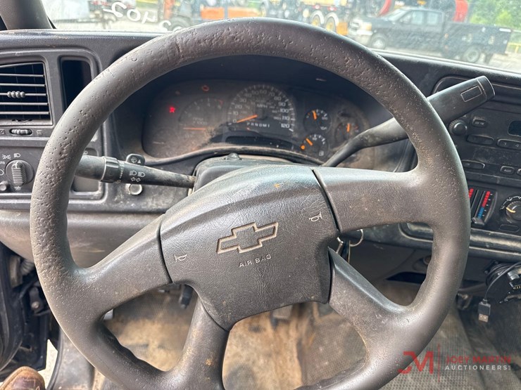 2006-chevrolet-3500-image-31