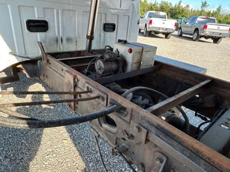 2012-ford-f550-xl-image-66