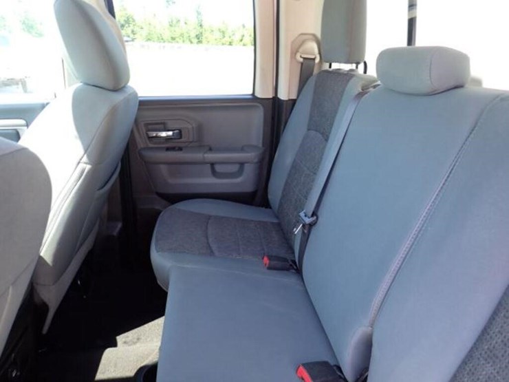 2016-dodge-1500-image-27