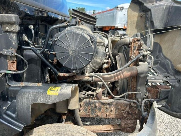 hino-185-image-34