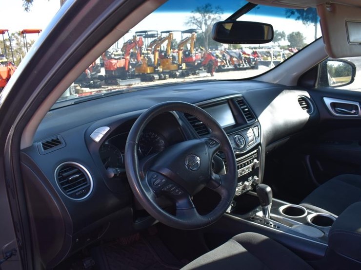 2016-nissan-pathfinder-image-6