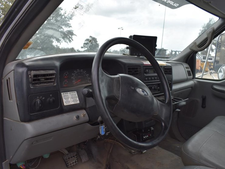2009-ford-f750-image-16
