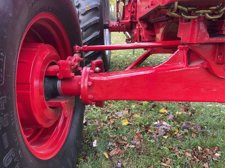 1970-1456-farmall-row-crop-mfwa-golden-demonstrator-image-12