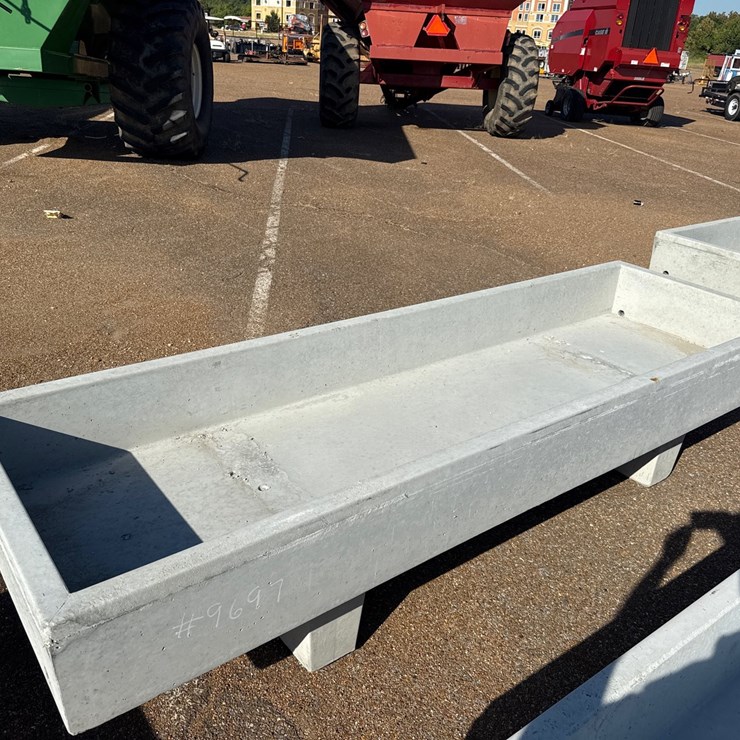 #9697 • 3 X 10 Feed Trough