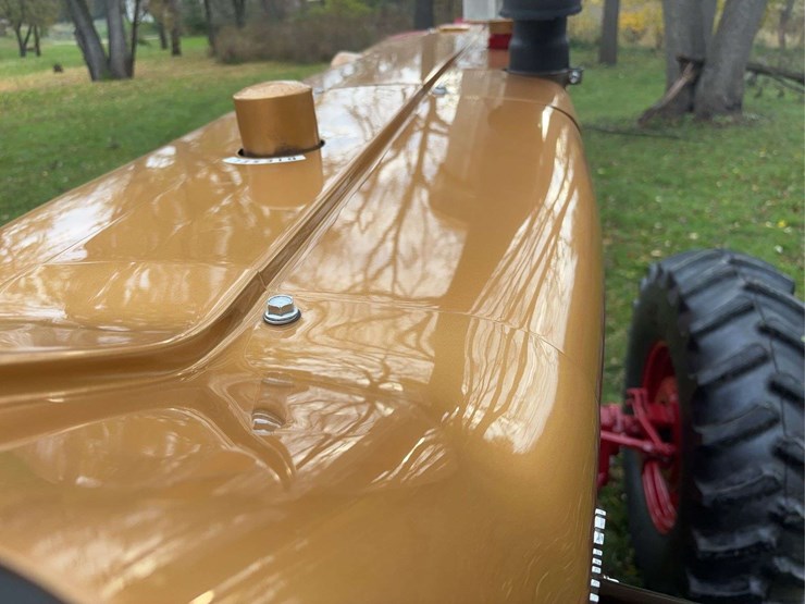 1970-1456-farmall-row-crop-mfwa-golden-demonstrator-image-31