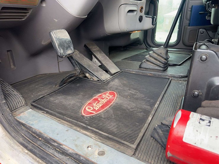 2006-peterbilt-379-image-113