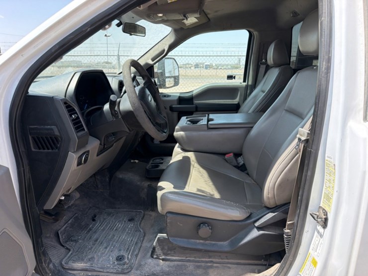 2017-ford-f350-image-8