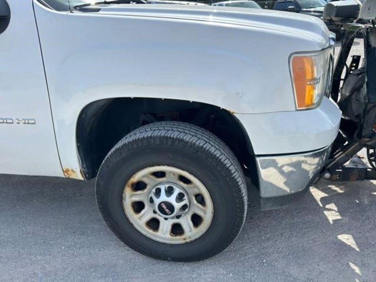 2014-gmc-sierra-3500-image-52