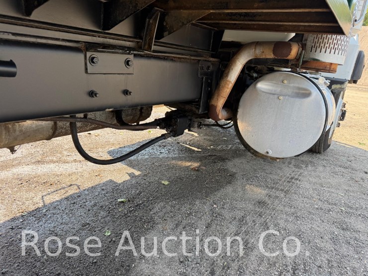 1993-mack-rd690s-image-18