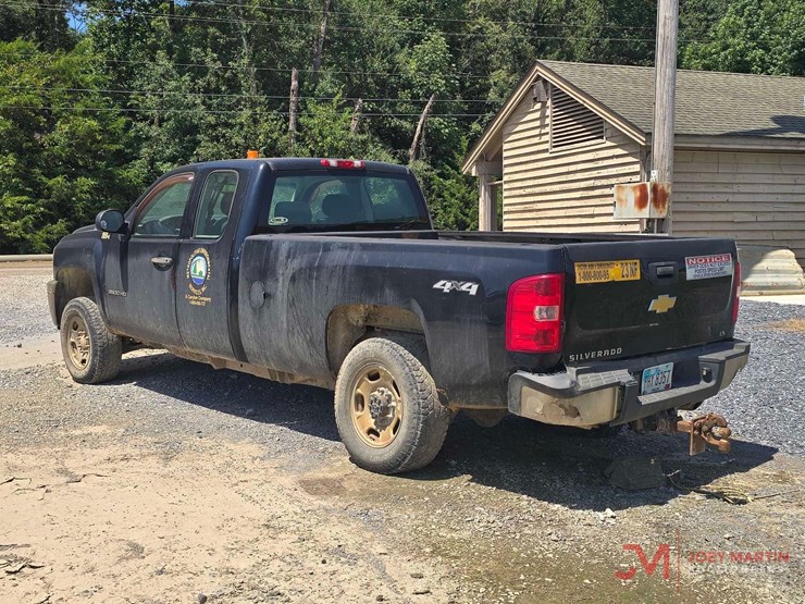 2013-chevrolet-2500-image-5